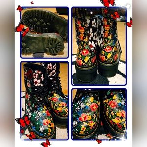 Dr. Martens Floral Sinclair Platform Boots Size 8